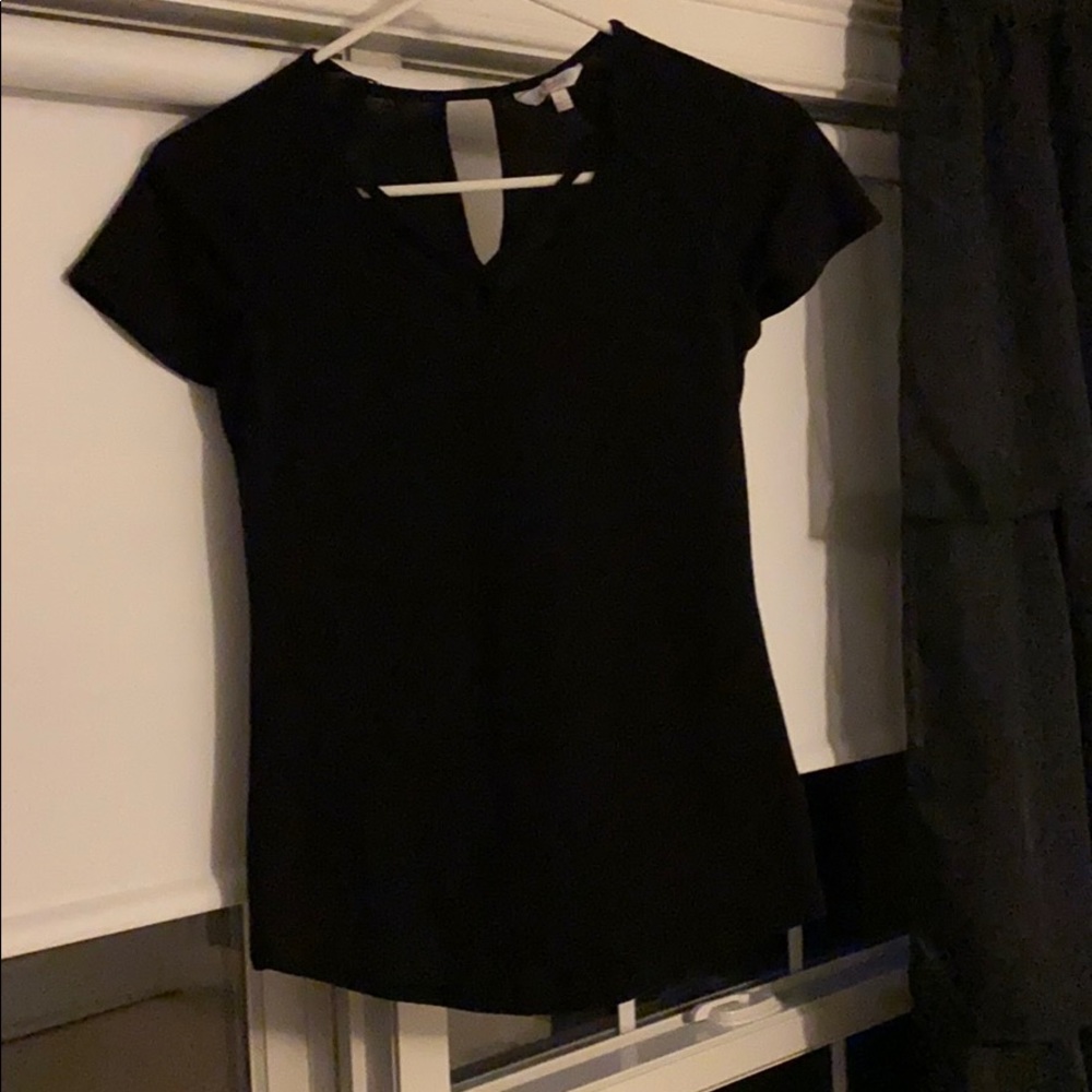 Black t shirt with crisscrossing in front